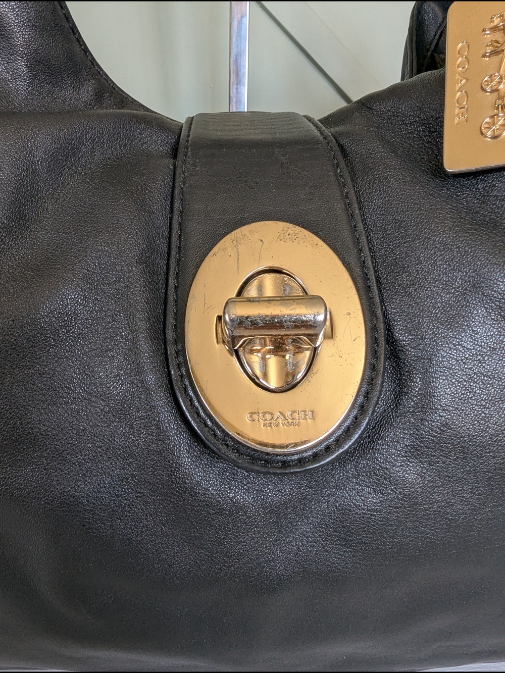 Coach Madison Carlyle Shoulder Bag in black smooth leather. - Picture 3 of 11